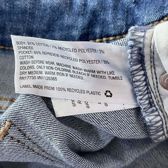 Universal Thread SZ 16/33 High-Rise Midi Jean Shorts Distressed Stretch Cuffed - Picture 7 of 7